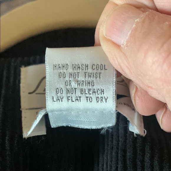 Black Fringe Shawl - Picture 7 of 7